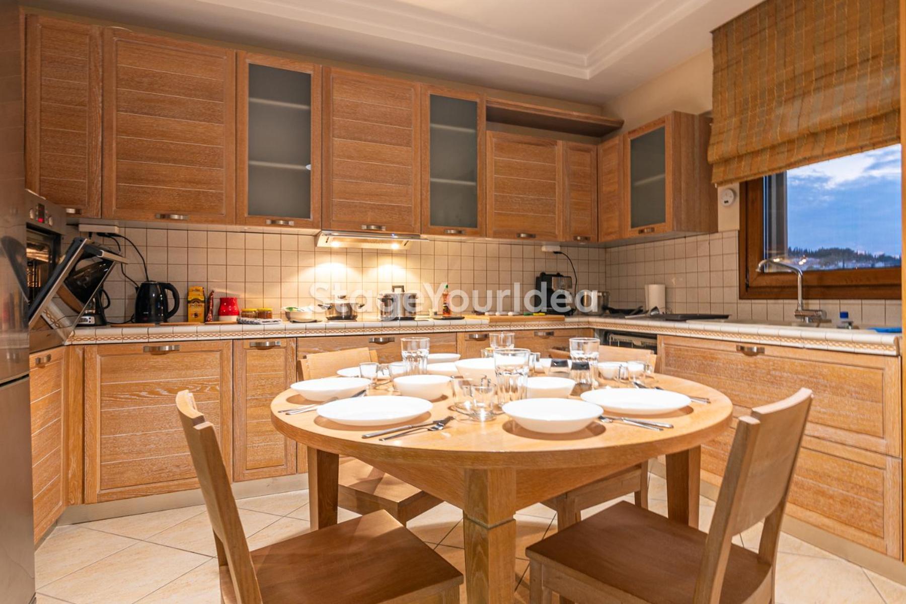 Luxury Appartment, Only 7 Minutes From Thessaloniki Airport And 15 Minutes From City Center ,For 8-23 People Also For Gatherings And Parties Neon Rysion 외부 사진